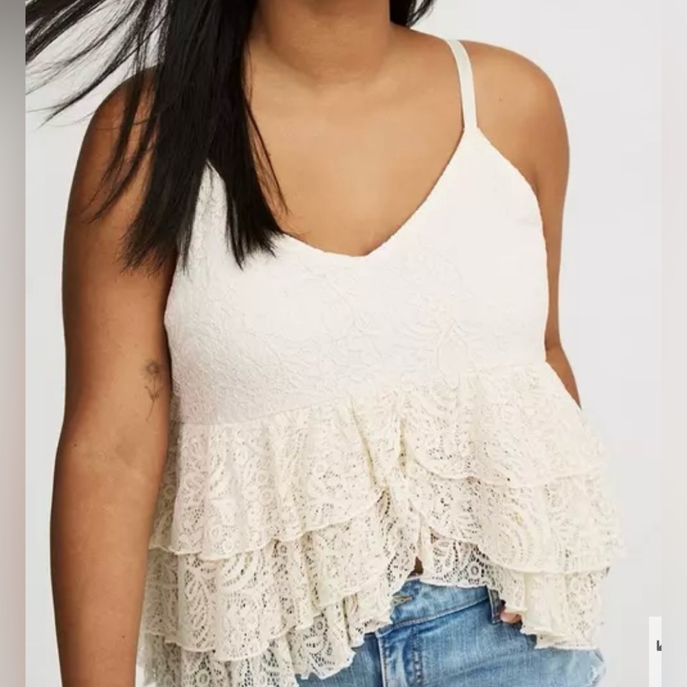 Chic Lace Layered Camisole in Cream